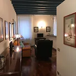 Gatto Bianco Bergamo 9